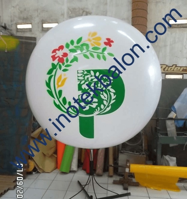 Ide Dekorasi Balon Lampu Untuk Acara Resepsi Pernikahan